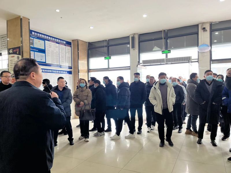 河南工學(xué)院科苑餐廳舉行關(guān)于召開駐新高校食堂現(xiàn)場(chǎng)觀摩會(huì)現(xiàn)場(chǎng)